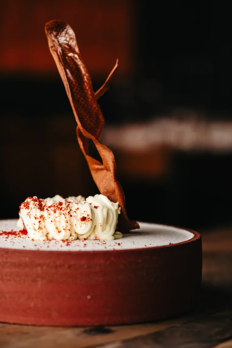 Dessert crème et tuile croustillante
